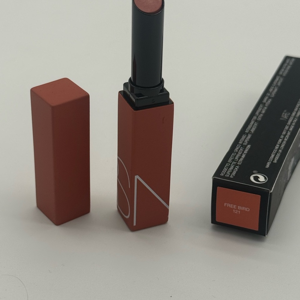 NARS Free Bird Lipstick - Medium Peach Shade